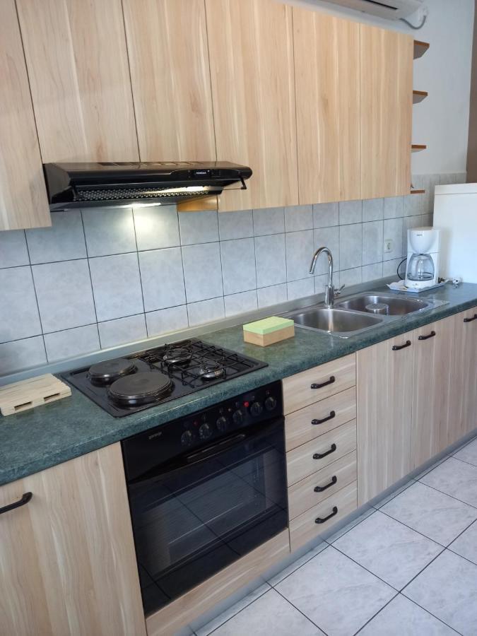 Apartman Katica Banjol Exterior foto