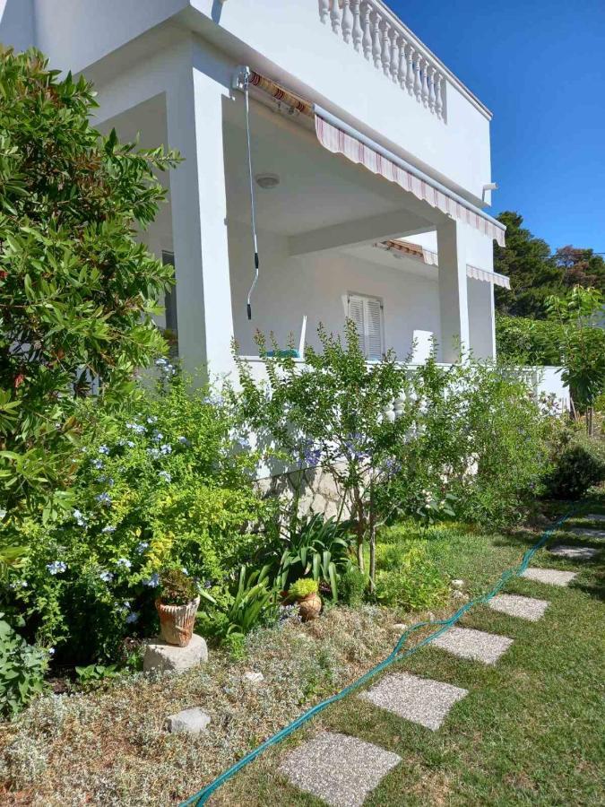 Apartman Katica Banjol Exterior foto