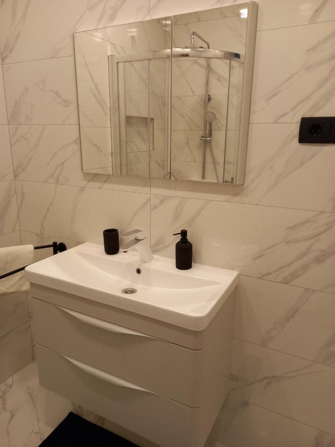 Apartman Katica Banjol Exterior foto