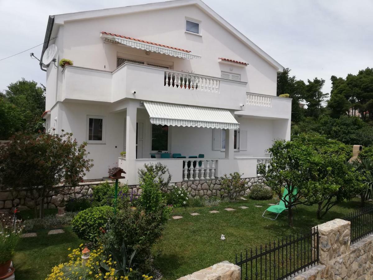 Apartman Katica Banjol Exterior foto